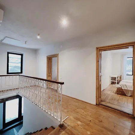 Barnhaus * Jibert